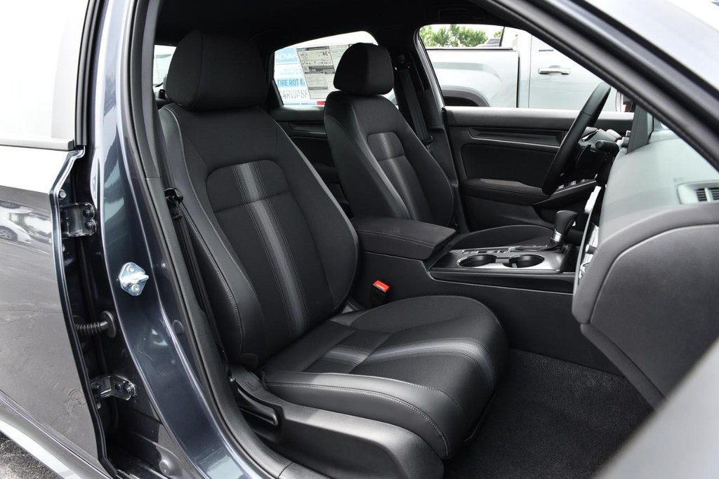 Honda Civic Sedan Vehicle Full-screen Gallery Image 22