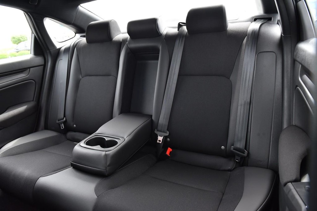 Honda Civic Sedan Vehicle Full-screen Gallery Image 23