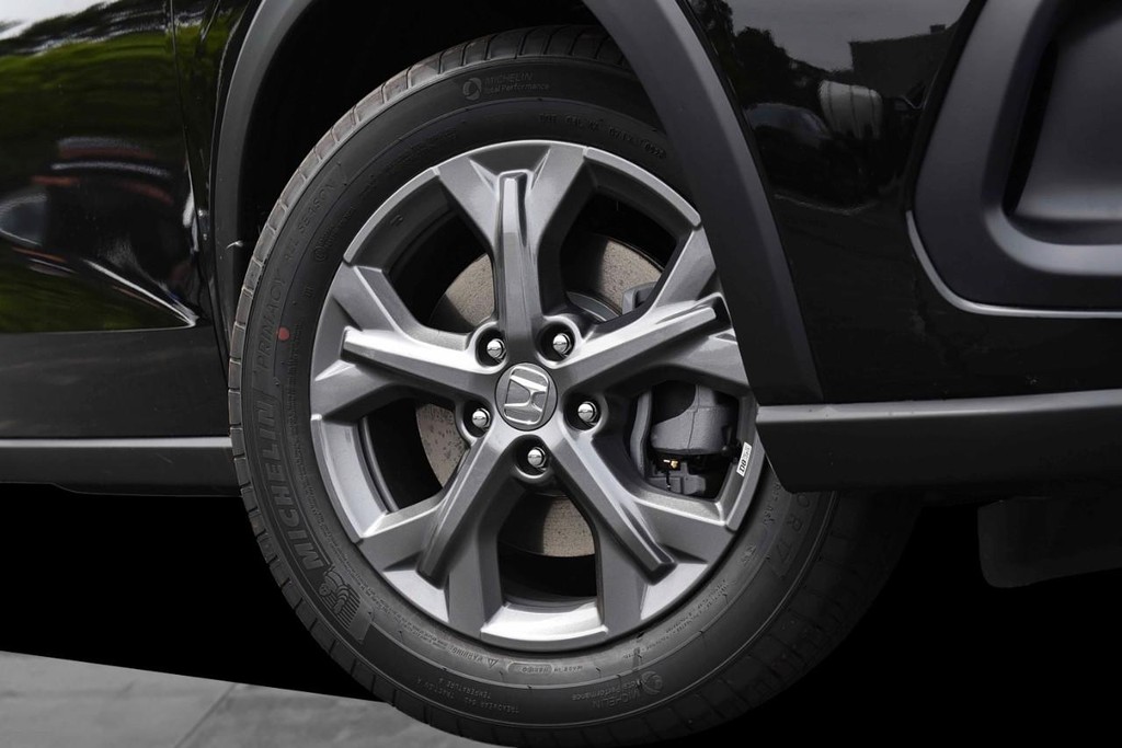 Honda HR-V Vehicle Full-screen Gallery Image 3