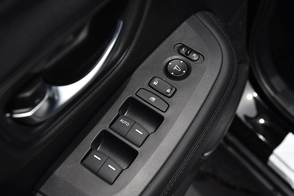 Honda HR-V Vehicle Full-screen Gallery Image 8
