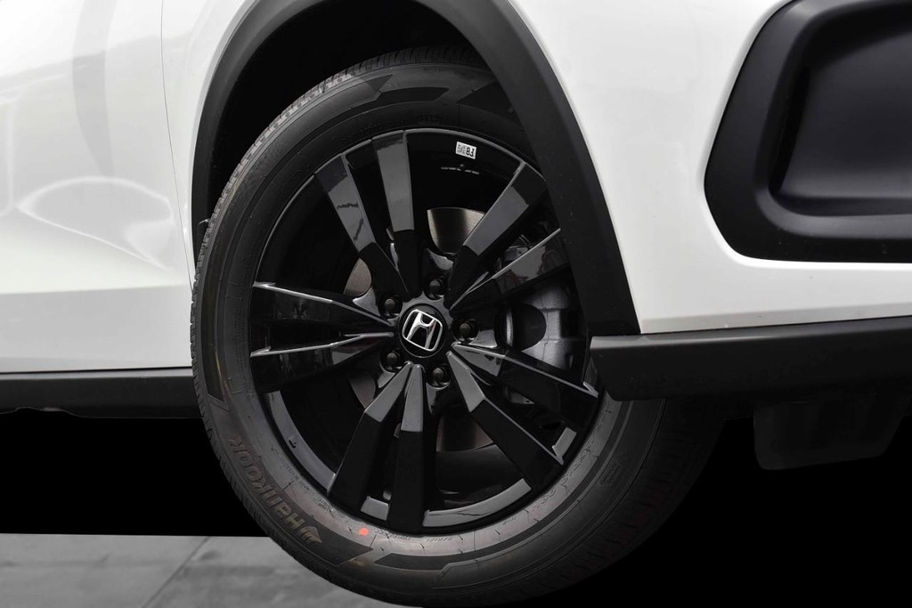 Honda HR-V Vehicle Full-screen Gallery Image 3