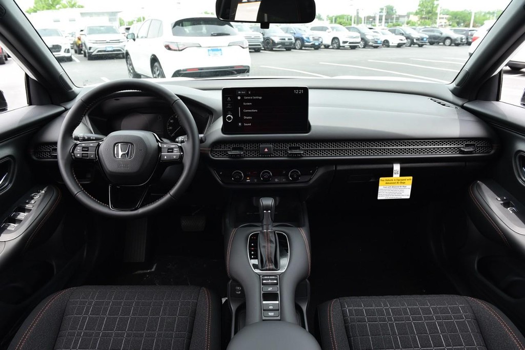 Honda HR-V Vehicle Full-screen Gallery Image 7