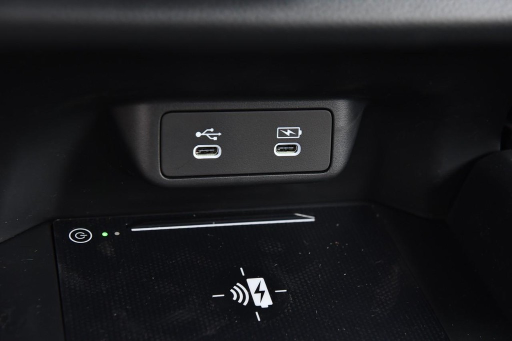 Honda HR-V Vehicle Full-screen Gallery Image 16