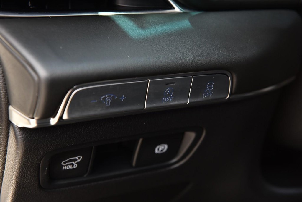 Genesis GV80 Vehicle Full-screen Gallery Image 12