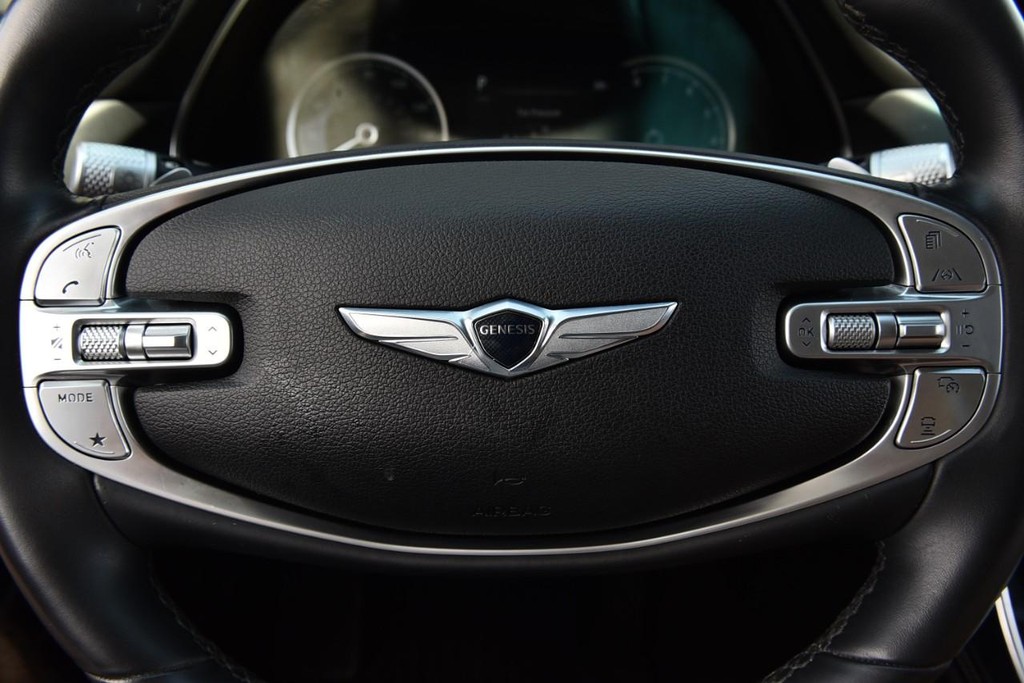 Genesis GV80 Vehicle Full-screen Gallery Image 21