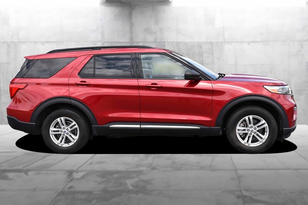 Ford Explorer Vehicle Image 05