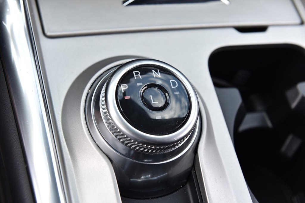 Ford Explorer Vehicle Image 16