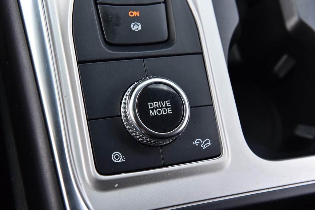 Ford Explorer Vehicle Image 17