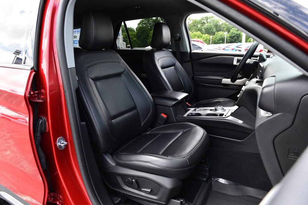 Ford Explorer Vehicle Image 20