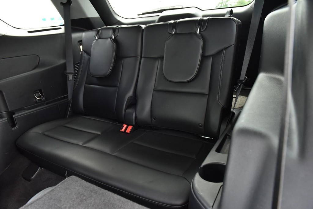 Ford Explorer Vehicle Image 23
