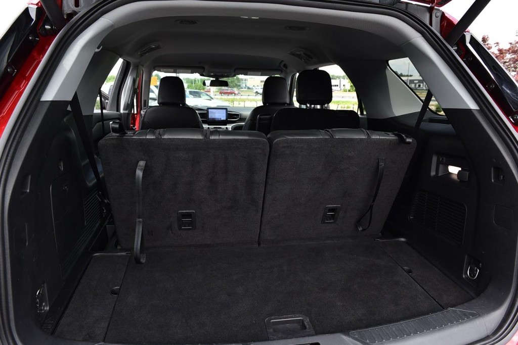 Ford Explorer Vehicle Image 24