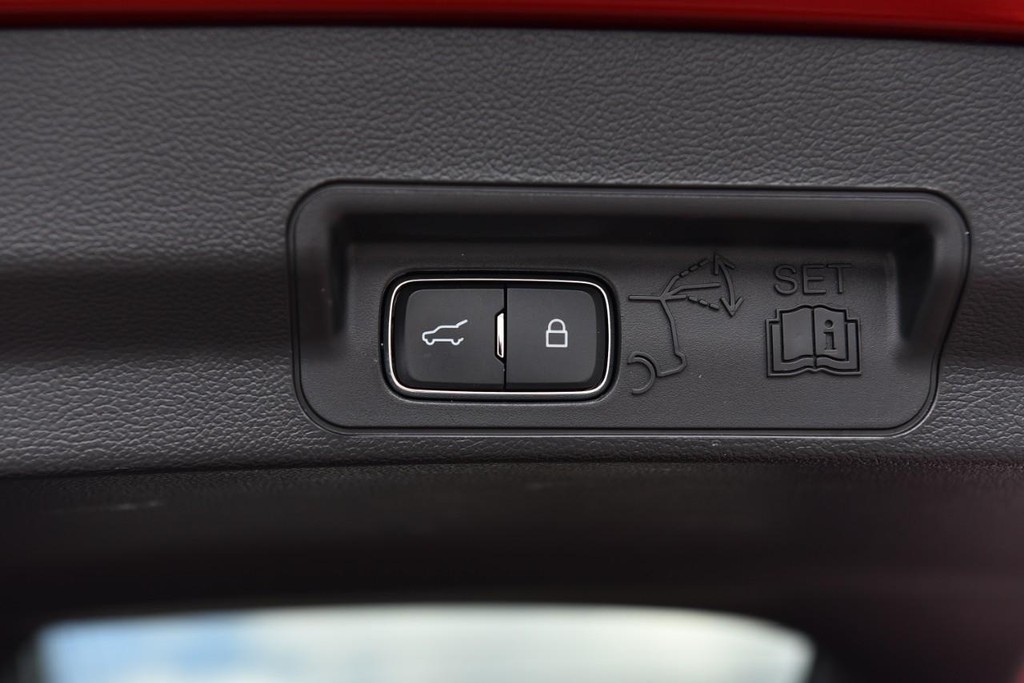 Ford Explorer Vehicle Image 25