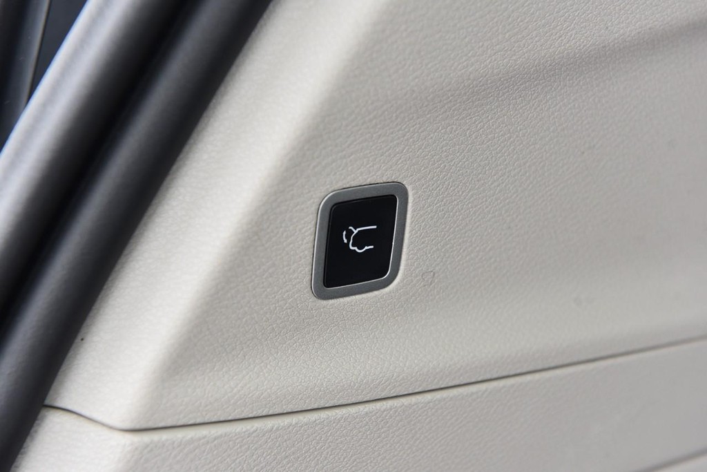 Chrysler Pacifica Vehicle Full-screen Gallery Image 28