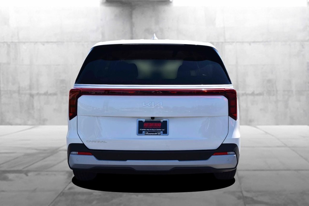 Kia Carnival Vehicle Image 06