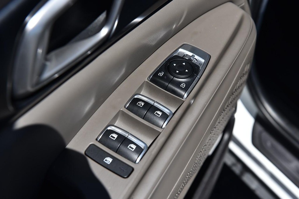 Kia Carnival Vehicle Image 08