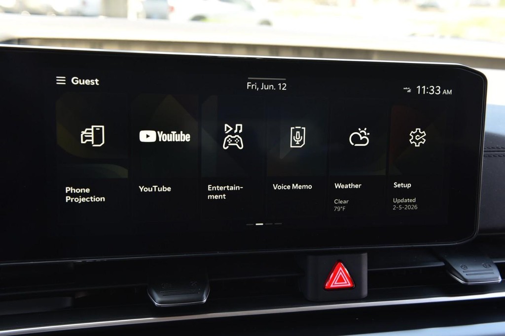 Kia Carnival Vehicle Image 13
