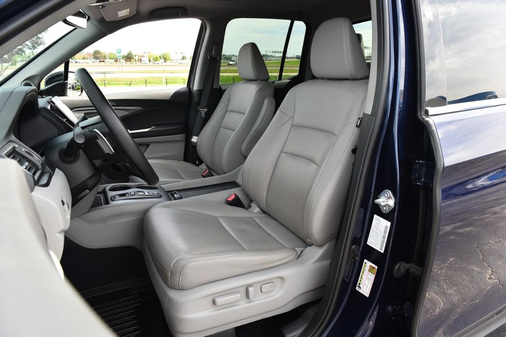 Honda Ridgeline Vehicle Full-screen Gallery Image 25