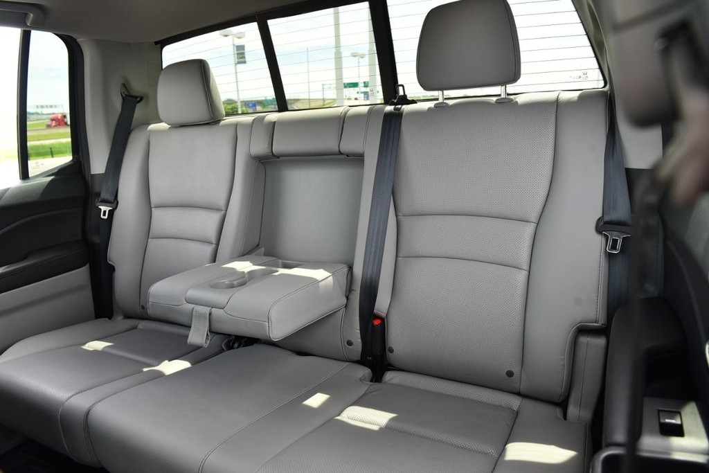 Honda Ridgeline Vehicle Full-screen Gallery Image 28