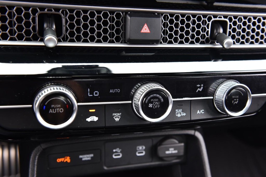 Honda Civic Hatchback Vehicle Image 15