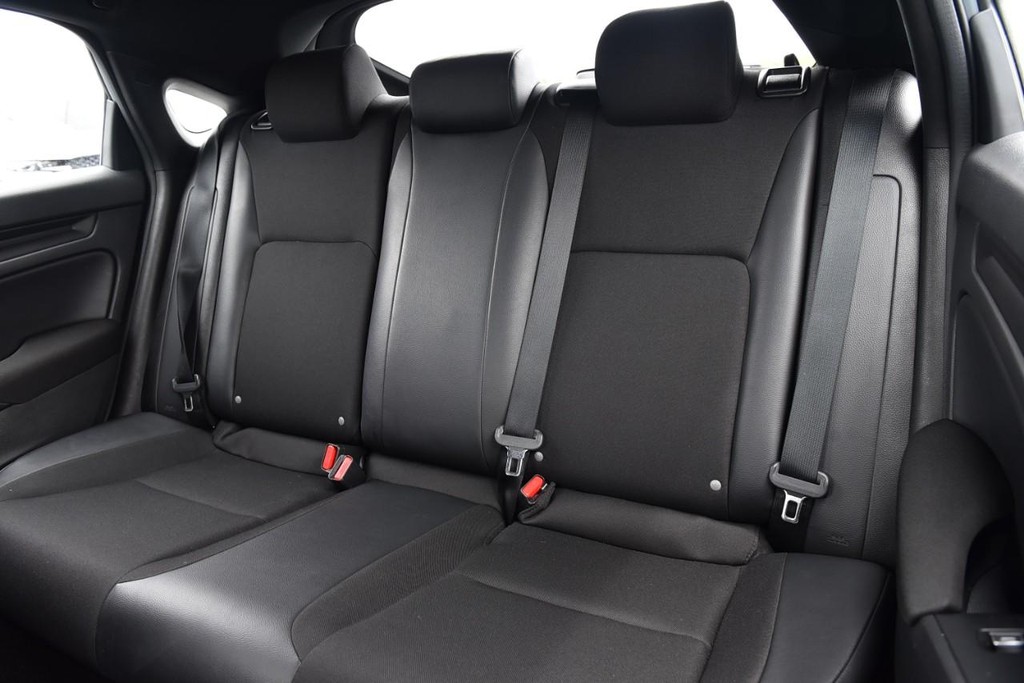 Honda Civic Hatchback Vehicle Image 22