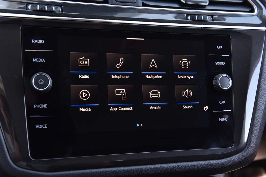 Volkswagen Tiguan Vehicle Image 13