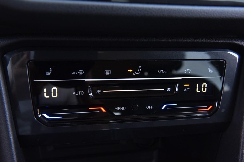 Volkswagen Tiguan Vehicle Image 14