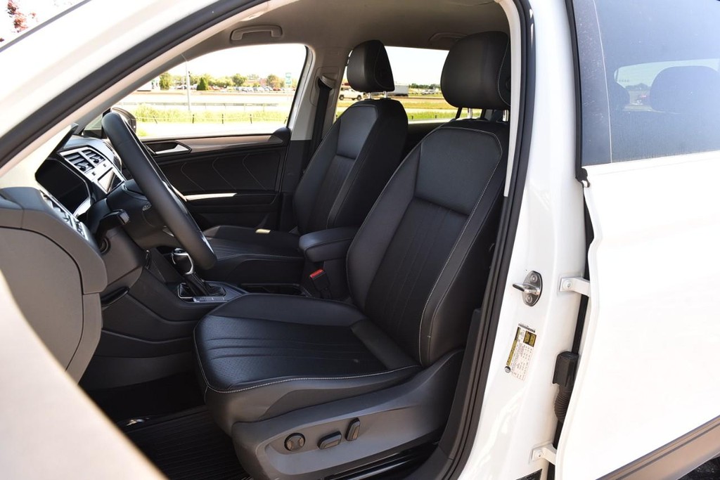Volkswagen Tiguan Vehicle Image 18