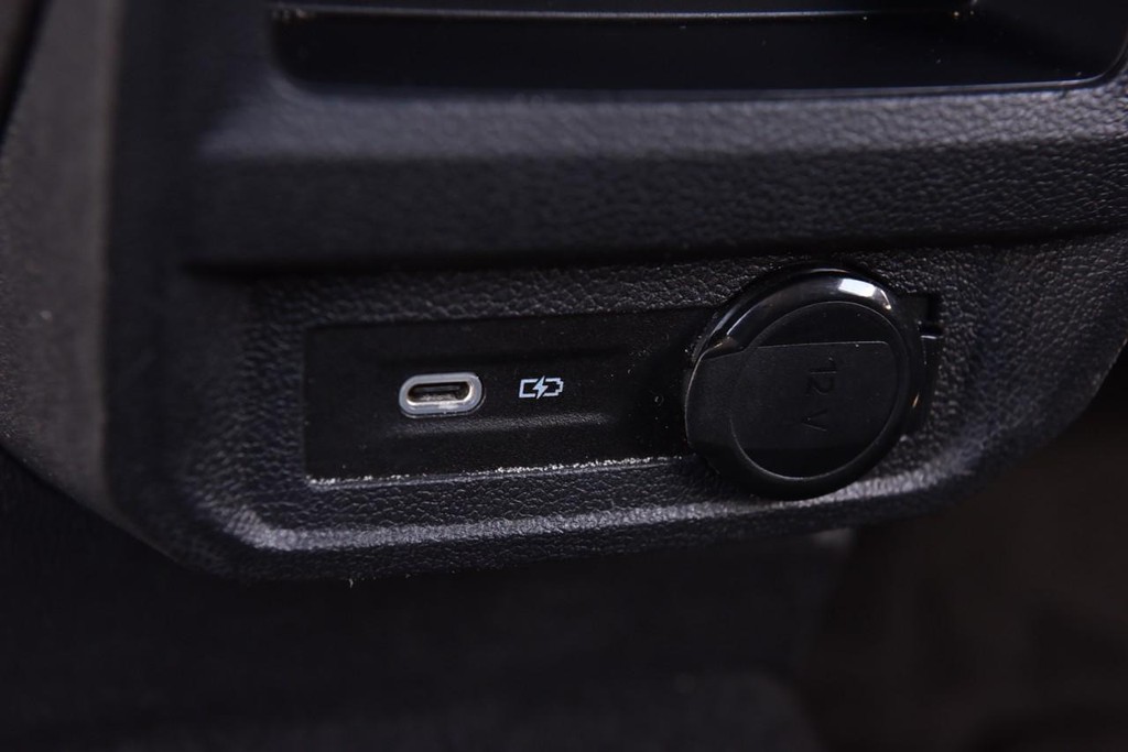 Volkswagen Tiguan Vehicle Image 22