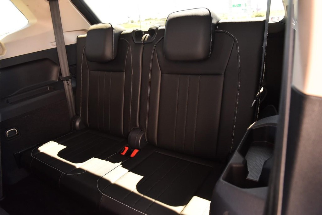 Volkswagen Tiguan Vehicle Image 23