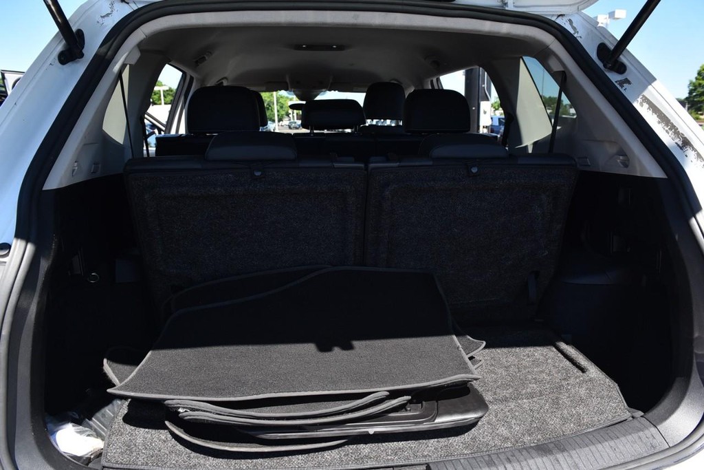 Volkswagen Tiguan Vehicle Image 24
