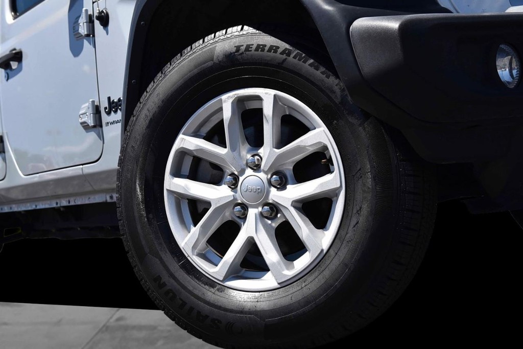 Jeep Wrangler Vehicle Image 03
