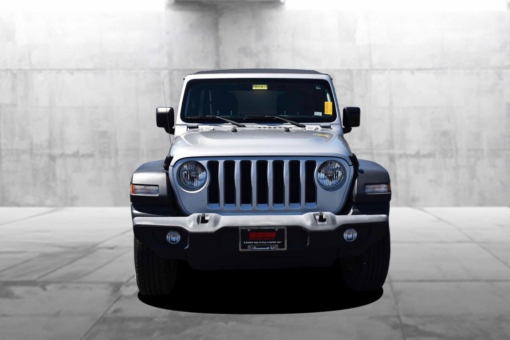 Jeep Wrangler Vehicle Image 04