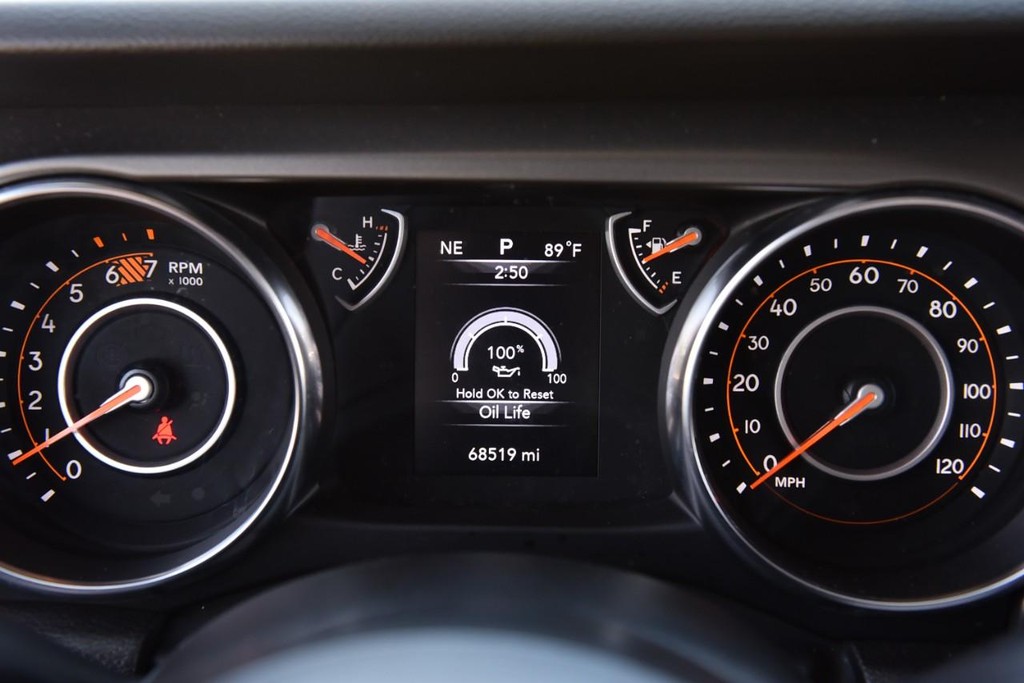 Jeep Wrangler Vehicle Image 11