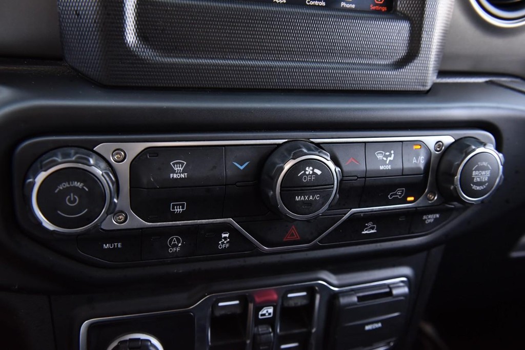 Jeep Wrangler Vehicle Image 14