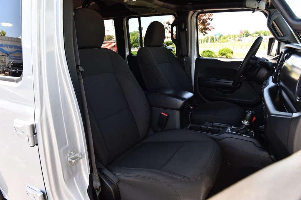 Jeep Wrangler Vehicle Image 21