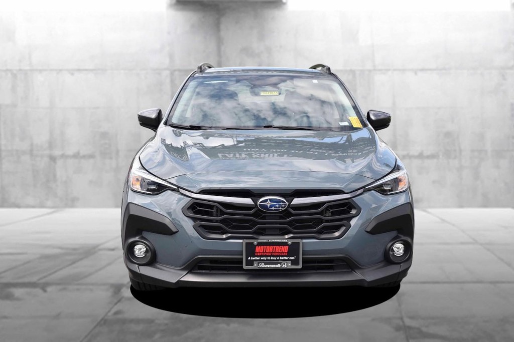 Subaru Crosstrek Vehicle Full-screen Gallery Image 4