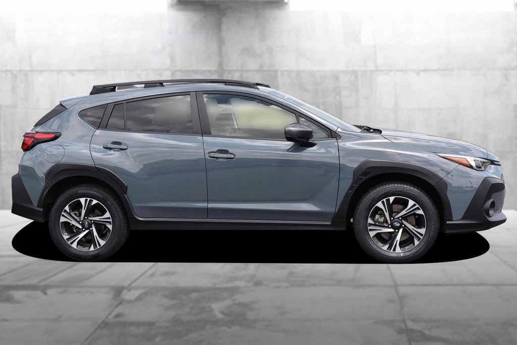 Subaru Crosstrek Vehicle Full-screen Gallery Image 6