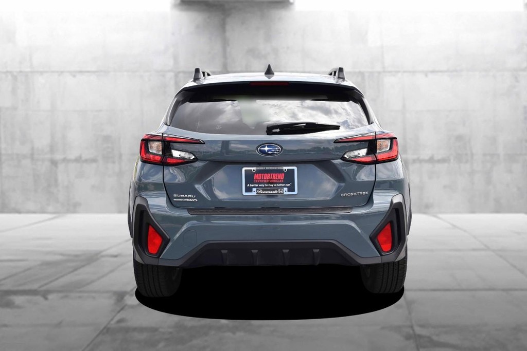 Subaru Crosstrek Vehicle Full-screen Gallery Image 7