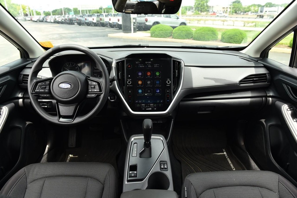 Subaru Crosstrek Vehicle Full-screen Gallery Image 8