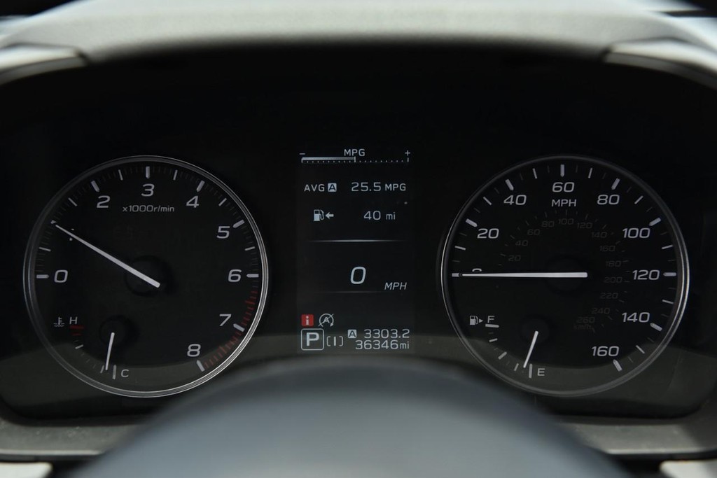 Subaru Crosstrek Vehicle Full-screen Gallery Image 11