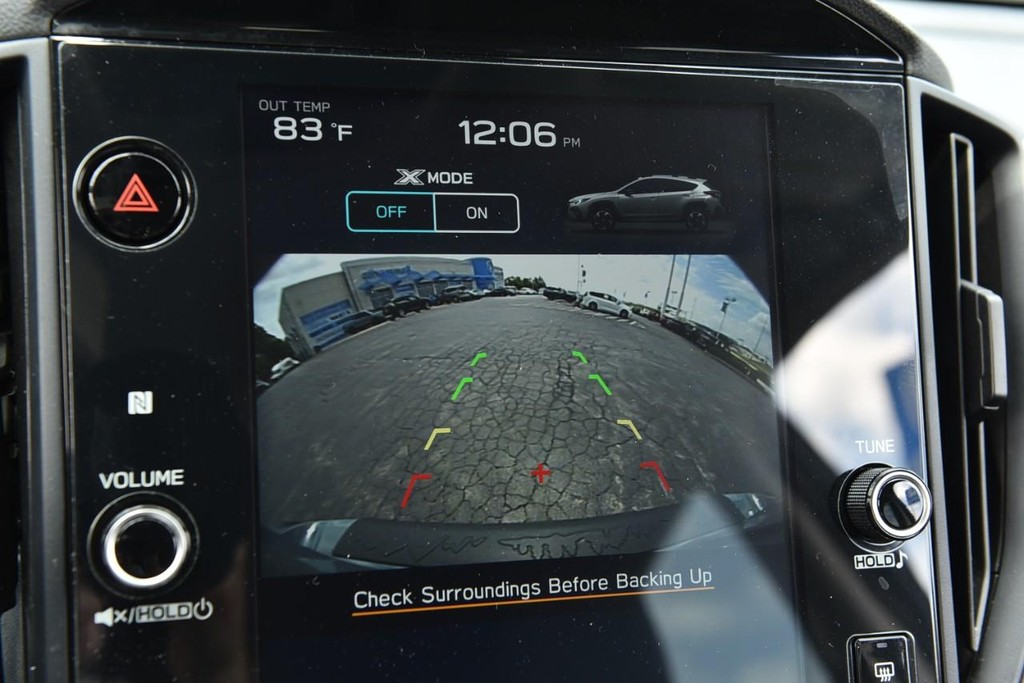 Subaru Crosstrek Vehicle Full-screen Gallery Image 12