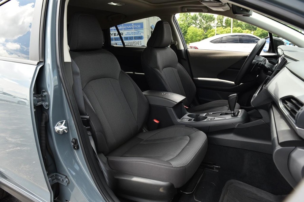 Subaru Crosstrek Vehicle Full-screen Gallery Image 19