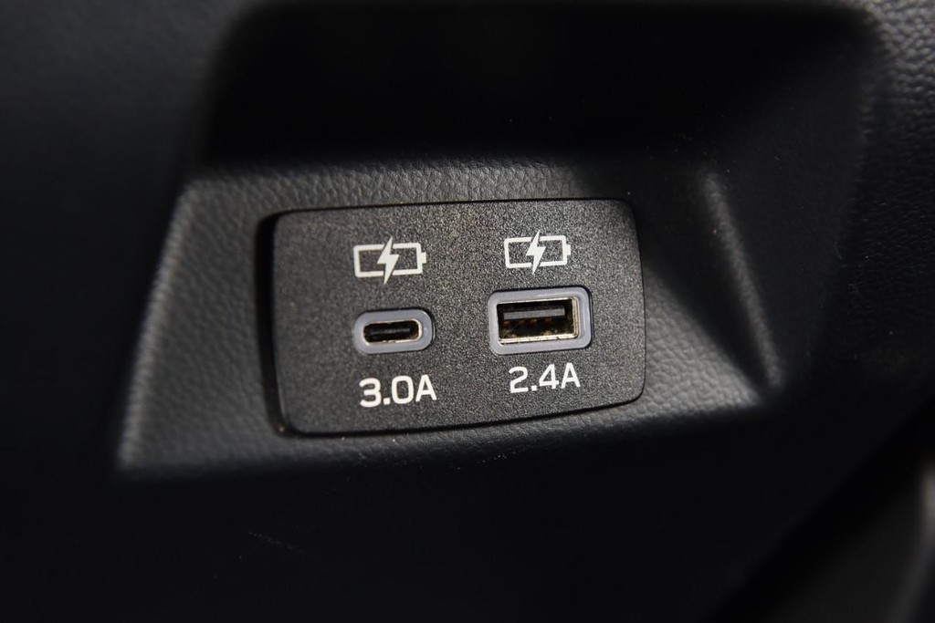 Subaru Crosstrek Vehicle Full-screen Gallery Image 22