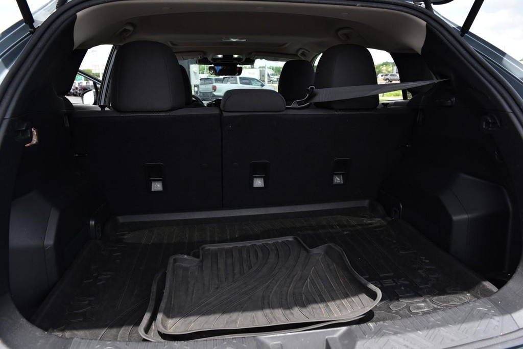 Subaru Crosstrek Vehicle Full-screen Gallery Image 23