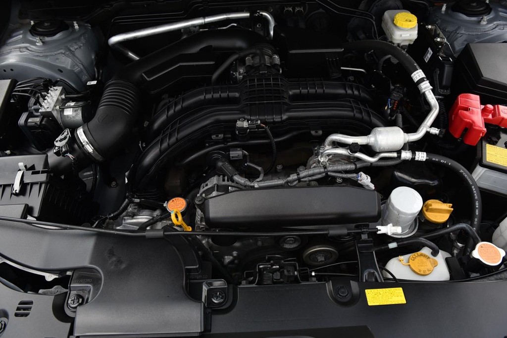 Subaru Crosstrek Vehicle Full-screen Gallery Image 24