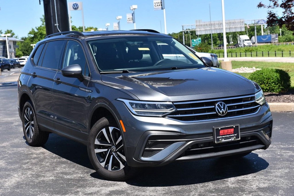 Volkswagen Tiguan Vehicle Full-screen Gallery Image 2