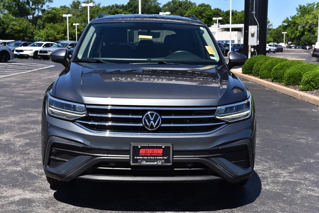 Volkswagen Tiguan Vehicle Full-screen Gallery Image 4