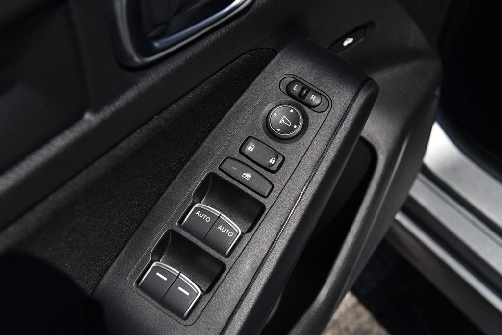 Honda Civic Sedan Vehicle Image 08