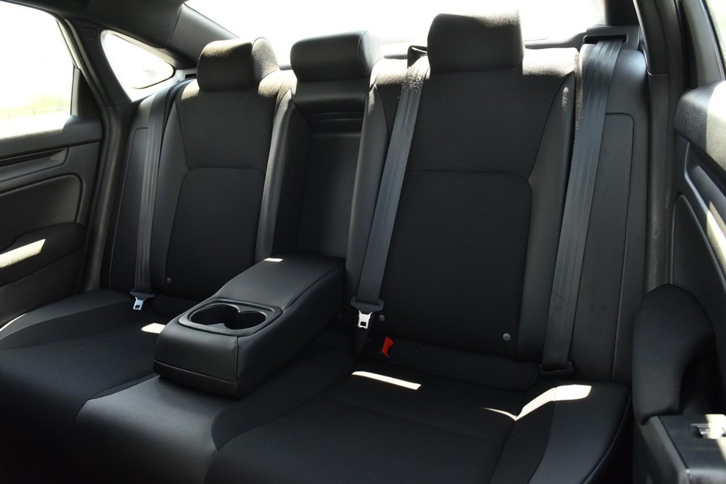 Honda Civic Sedan Vehicle Image 23