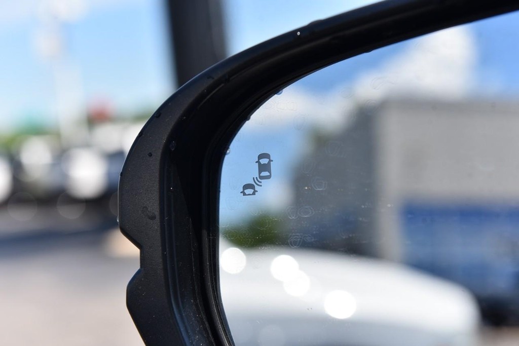 Honda HR-V Vehicle Image 09